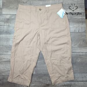 Croft & Barrow Mid Rise Capri Pants Size 16